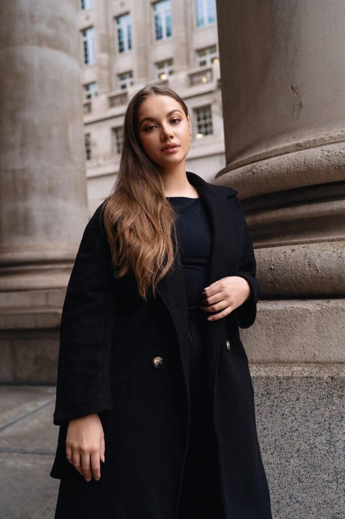 Tendencia de invierno 2025: colores, prendas y estilos que arrasan esta temporada